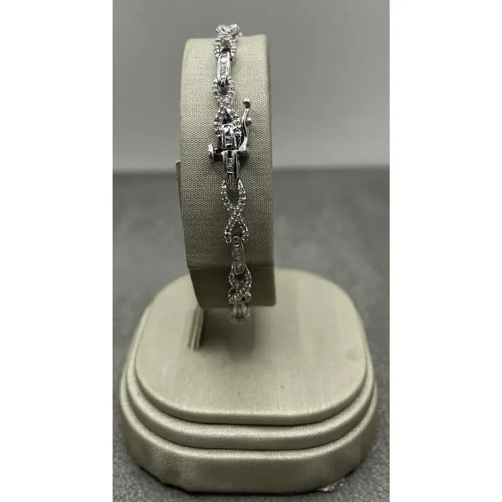 10K White Gold Diamond Infinity Design Bracelet (22102)